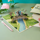 Carte pop-up Jeunes mariés à vélo