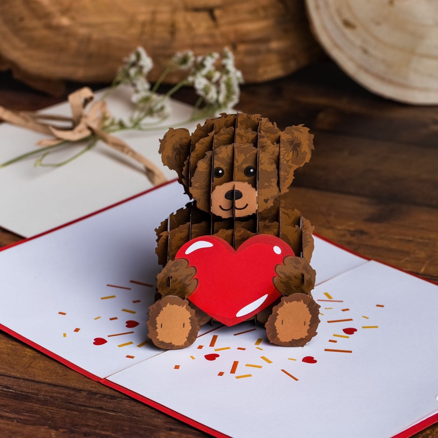 Carte pop-up ours en peluche avec coeur